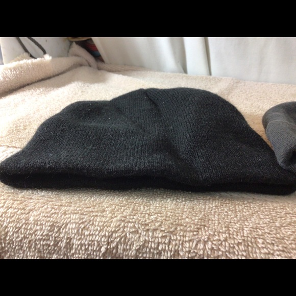 Cute Set of 2 Infant Boys Sz 0-3 M Gray & Blk Hats - Picture 10 of 11